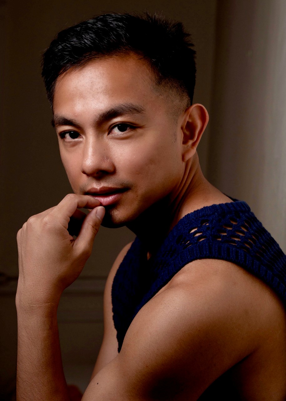photo of guest artist delacruz - headshot