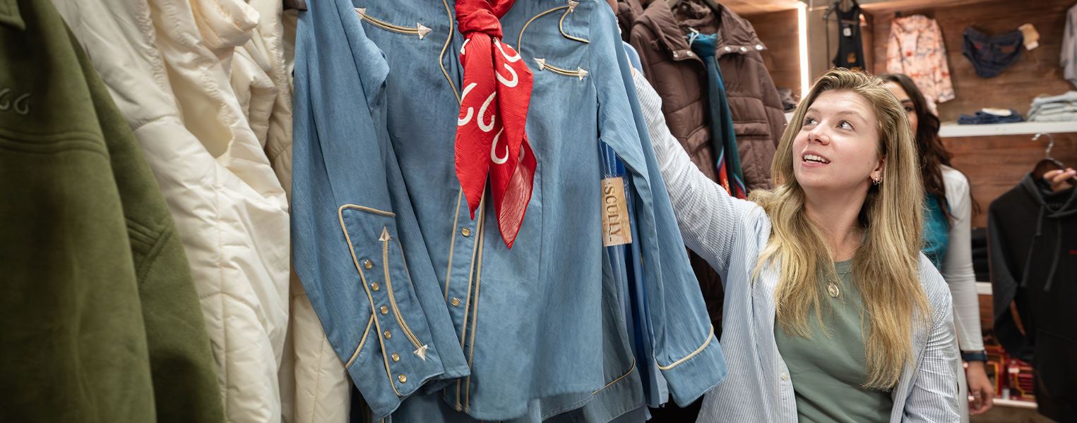 Large Four Sixes Booth