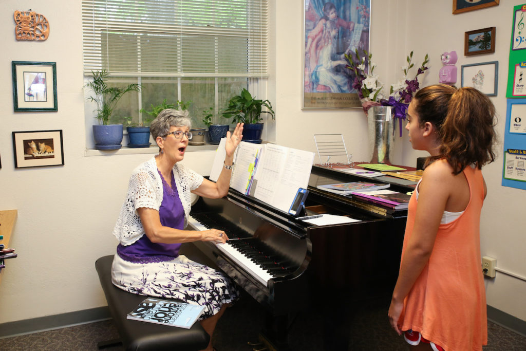 Voice lessons with teacher and student